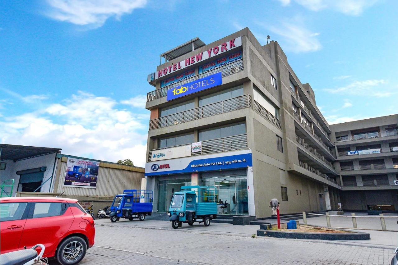 Fabhotel New York Batwa Luaran gambar