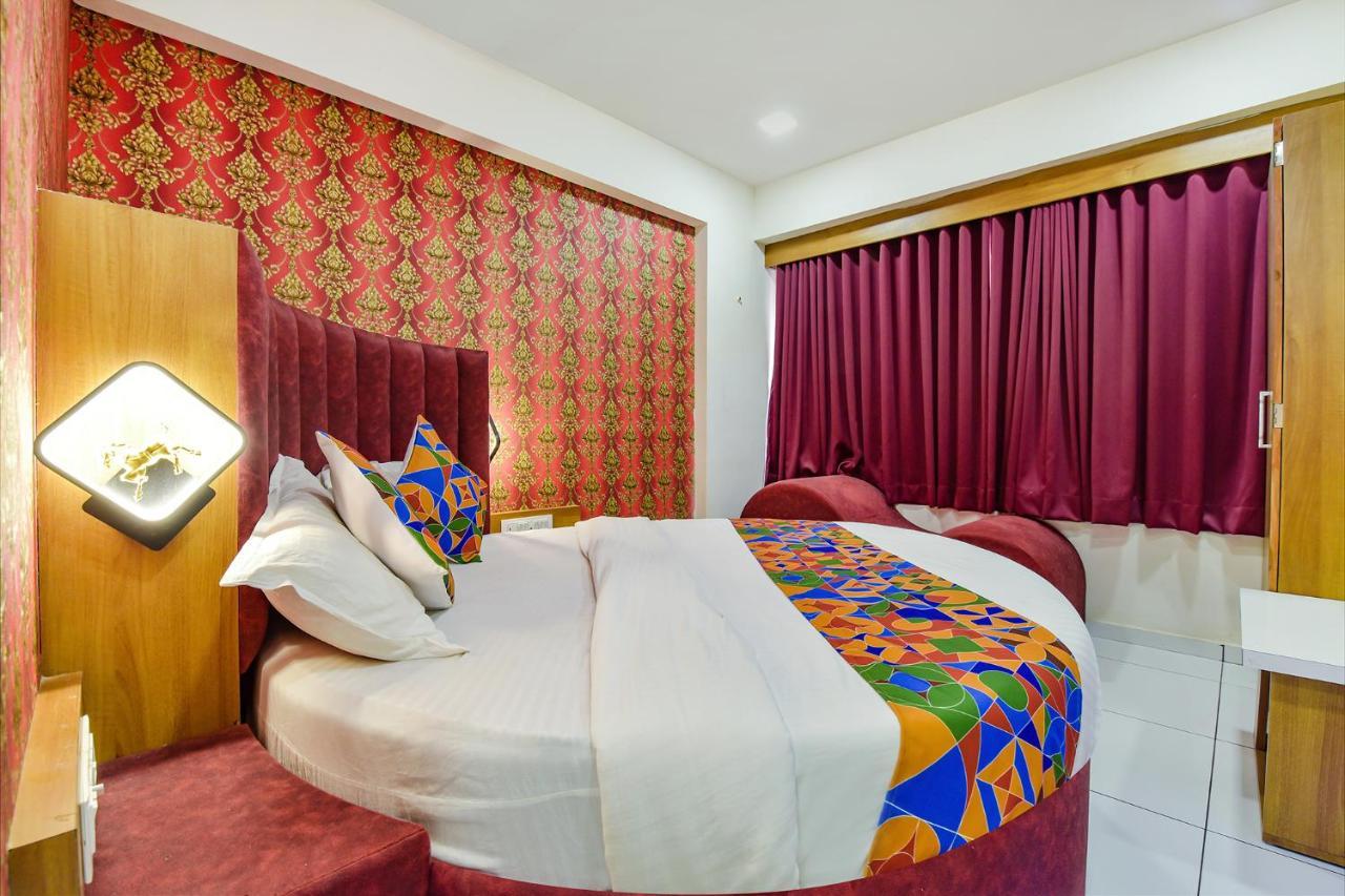 Fabhotel New York Batwa Luaran gambar