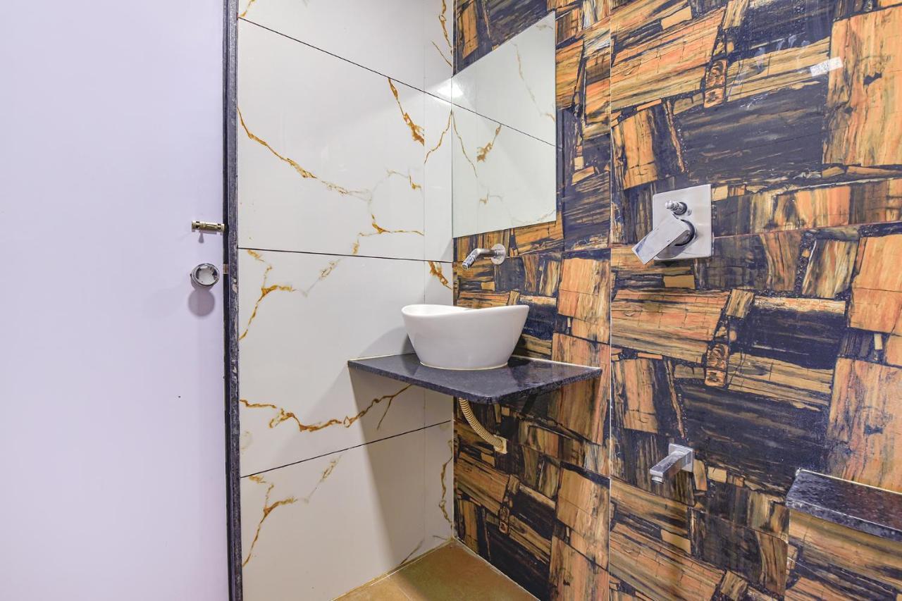 Fabhotel New York Batwa Luaran gambar