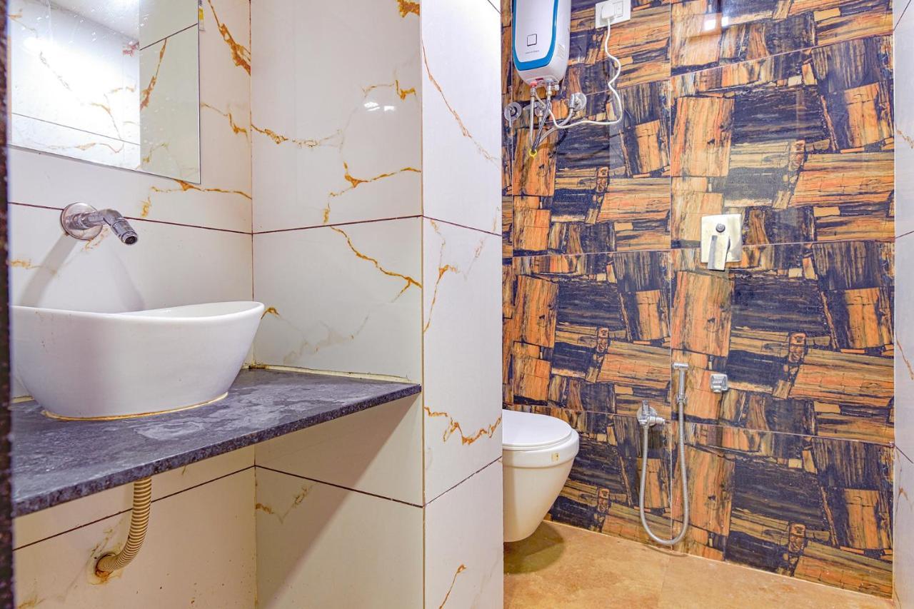 Fabhotel New York Batwa Luaran gambar
