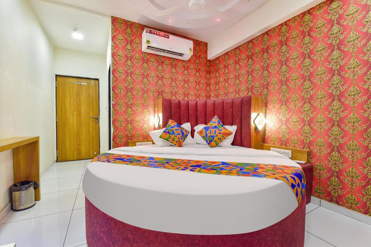 Fabhotel New York Batwa Luaran gambar